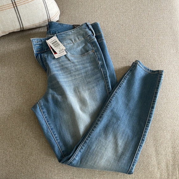 NWT Torrid Jeans - Size 16R - Picture 3 of 11